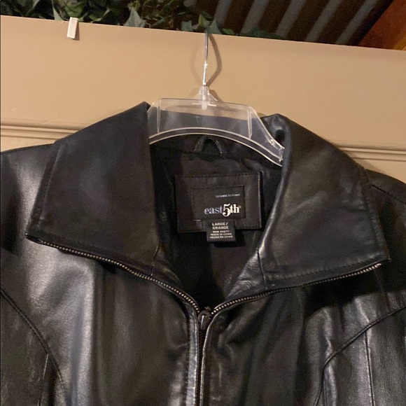 Easy 5th Size Large Women's Black Leather Jacket genuine leather. Excellent co - Picture 5 of 8